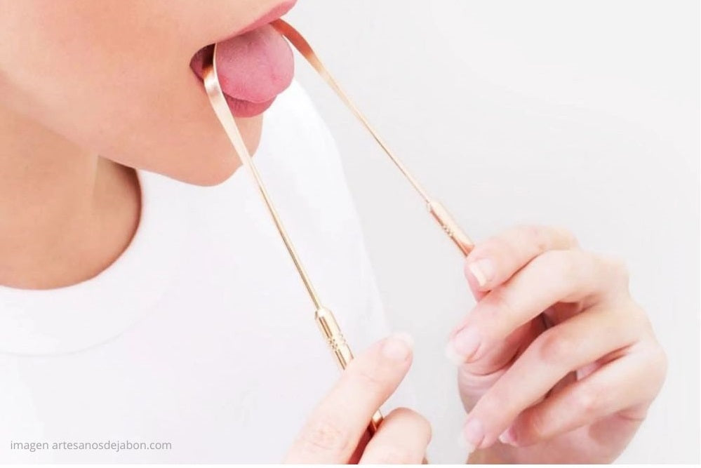 Limpiador de lengua con cómodo agarre. Calidad premium. incluye bolsa de almacenamiento. De cobre. Práctica Ayurveda eliminación de toxinas. Sistema inmune. Previene mal aliento. Raspador de lengua. Raspador lingual