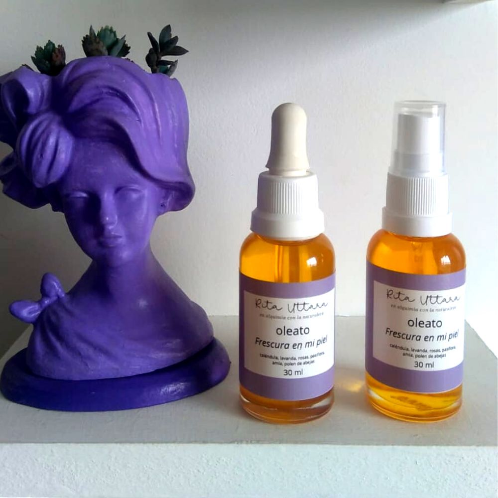 Oleato Frescura en mi piel. Terapéutico. Recomendado para todo el cuerpo. Efecto calmante. Revitaliza la piel. Ayuda en caso de dermatitis, eczema, cicatrización, picadura de insectos. Uso externo. Botella x 30 ml